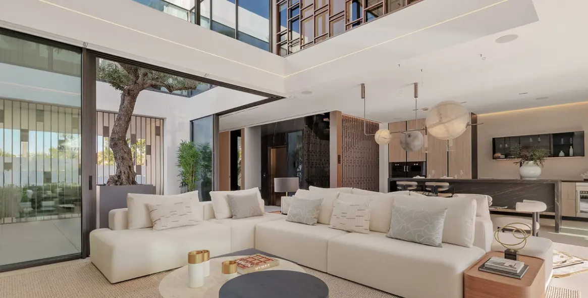 Продажа дома на две семьи в Marbella 12