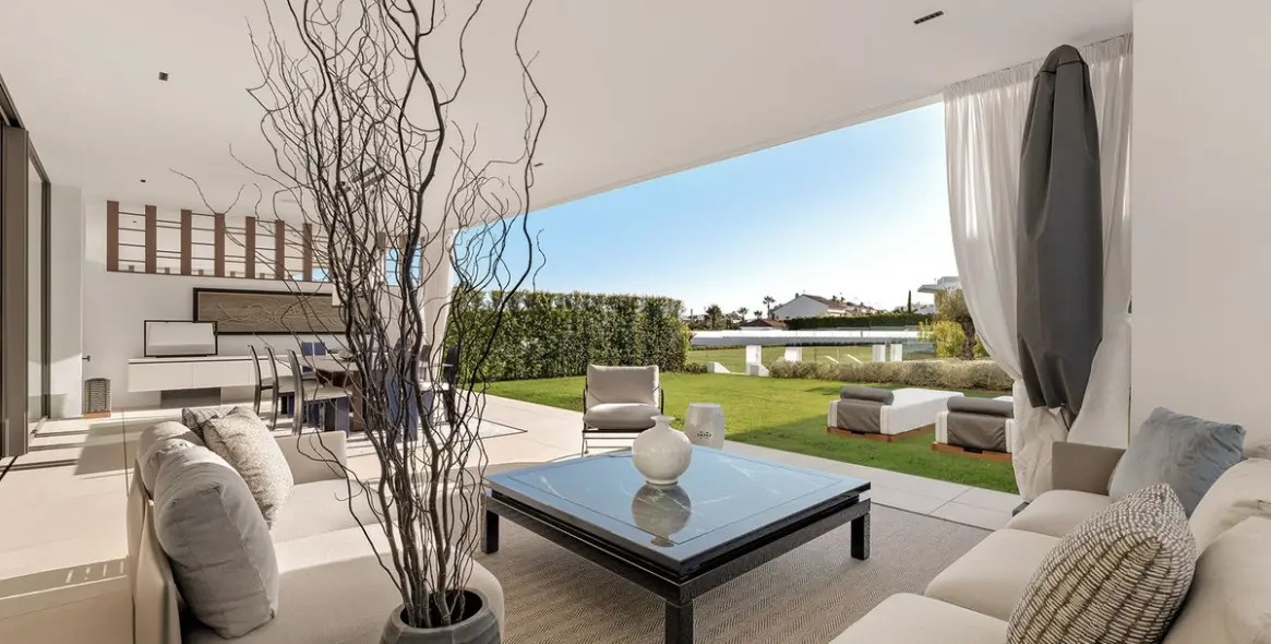 Продажа дома на две семьи в Marbella 15