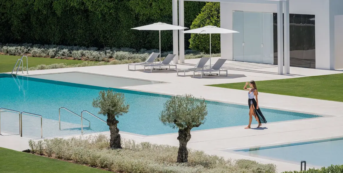 Продажа дома на две семьи в Marbella 16