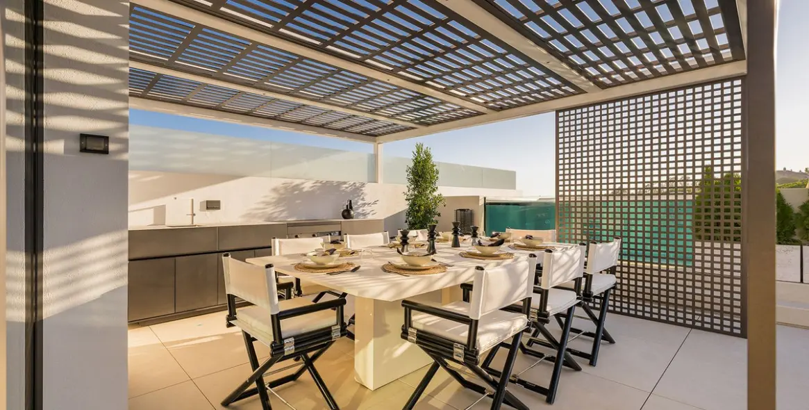 Продажа дома на две семьи в Marbella 25