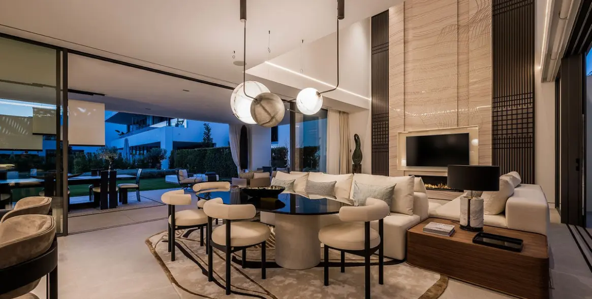 Продажа дома на две семьи в Marbella 33