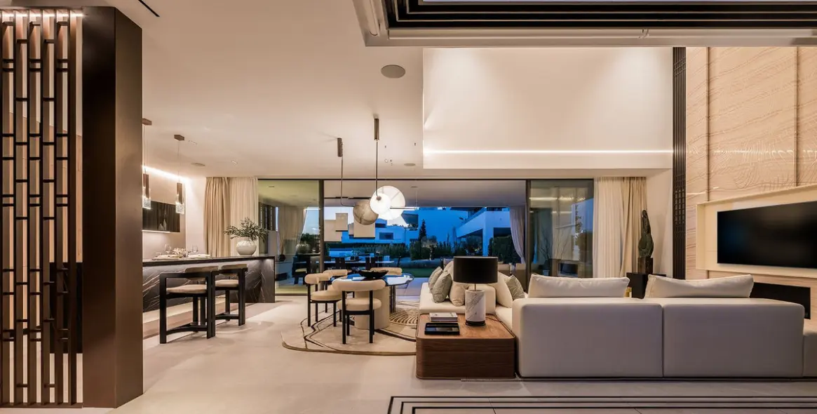 Продажа дома на две семьи в Marbella 34