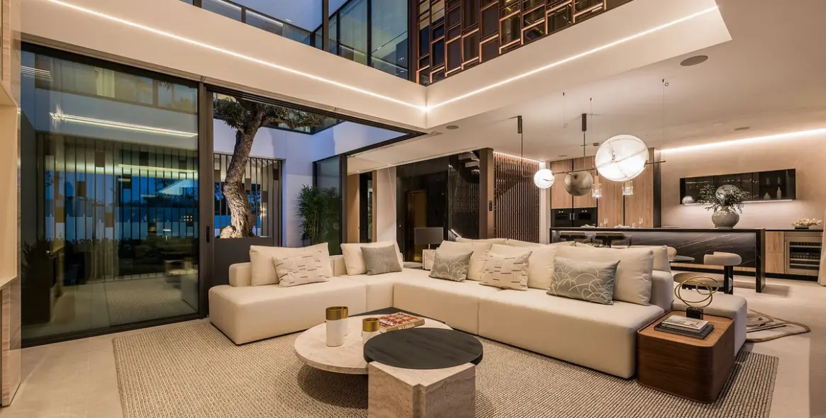 Продажа дома на две семьи в Marbella 37