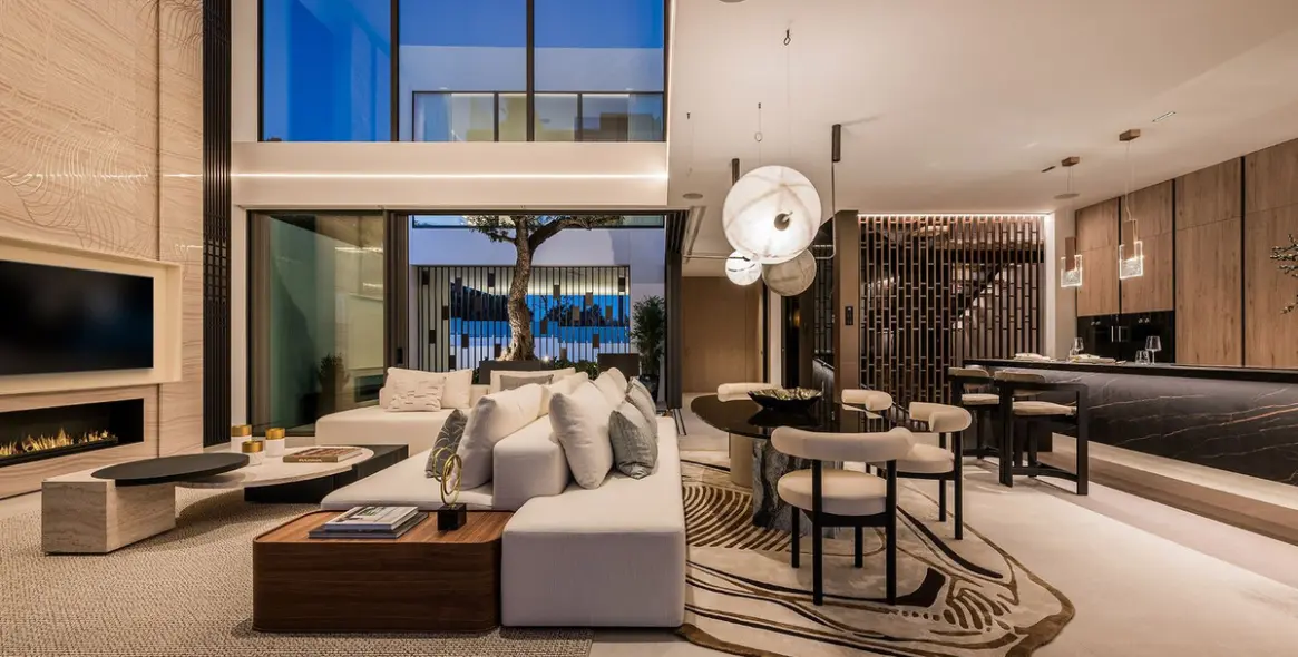 Продажа дома на две семьи в Marbella 43