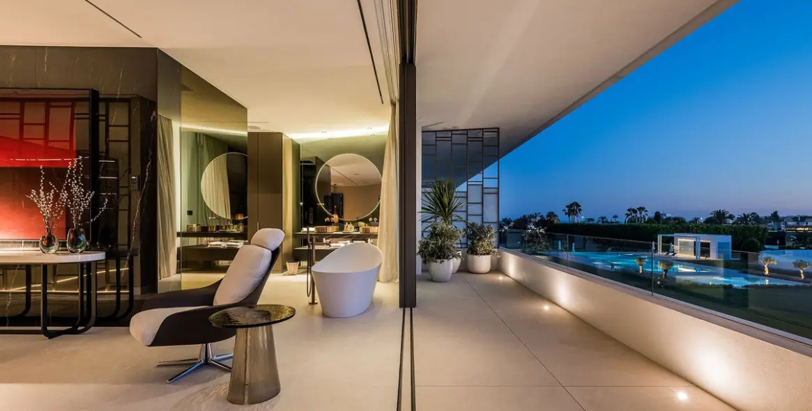 Продажа дома на две семьи в Marbella 52