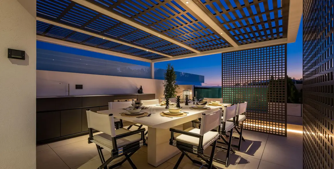 Продажа дома на две семьи в Marbella 56