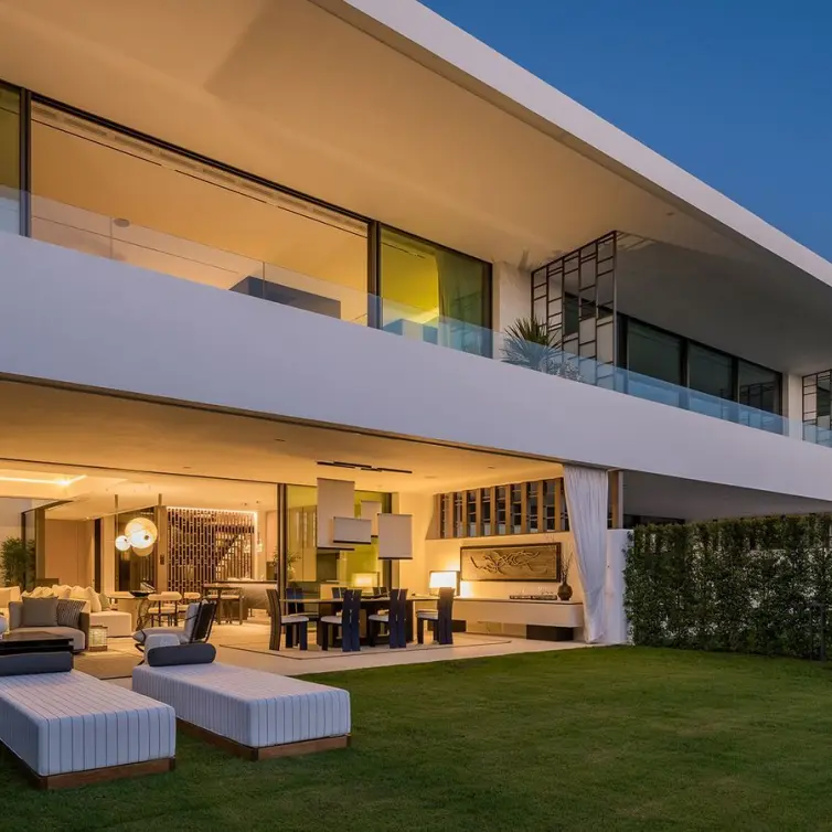 Продажа дома на две семьи в Marbella