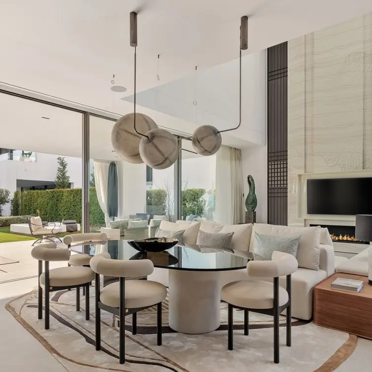 Продажа дома на две семьи в Marbella