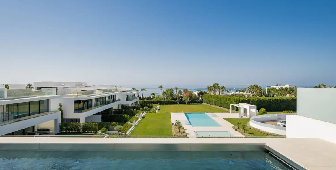 Sale of semi-detached house in Marbella 28