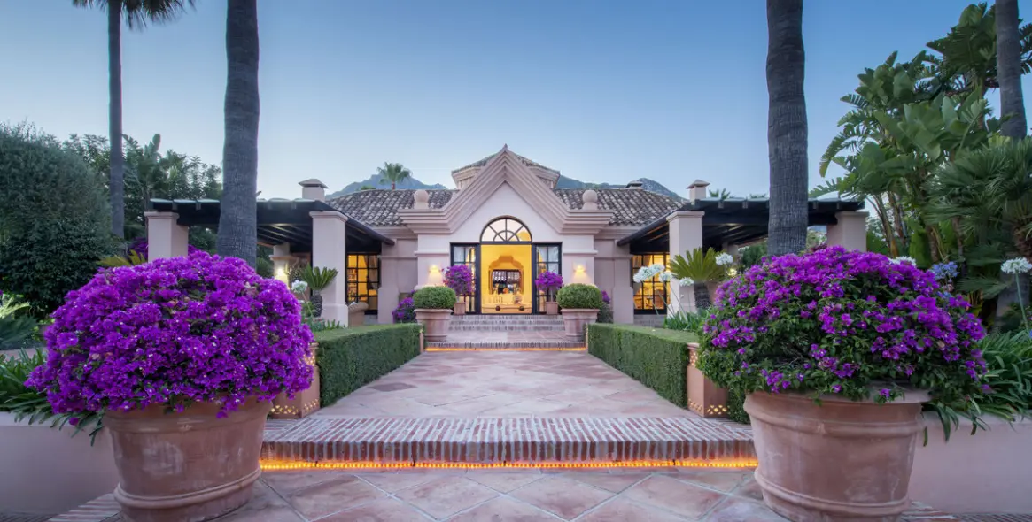 Продажа  отдельно стоящей виллы в Marbella (район Sierra Blanca) 1