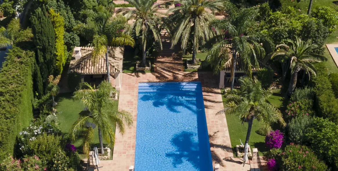 Sale of detached villa in Sierra Blanca 12