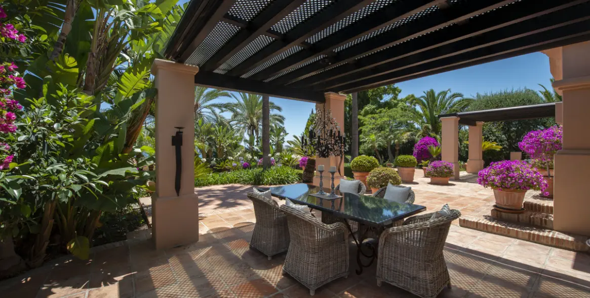 Sale of detached villa in Sierra Blanca 15