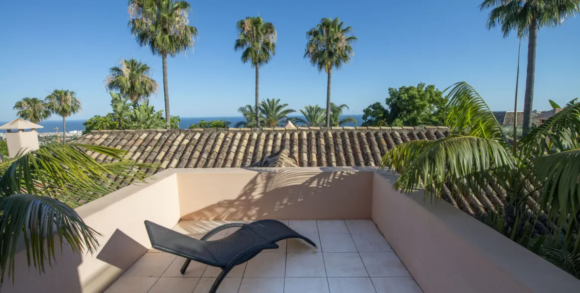 Sale of detached villa in Sierra Blanca 19