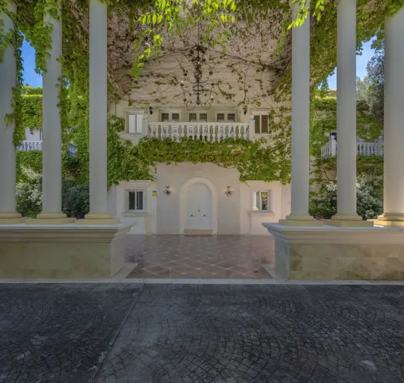 Detached villa R5044594