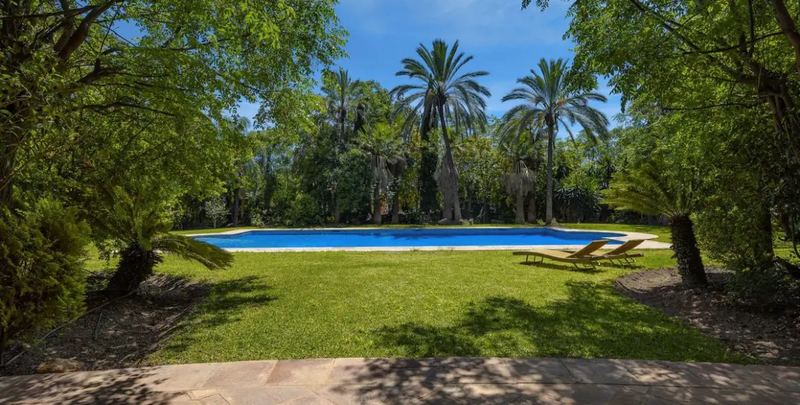 Sale of detached villa in Marbella (district Nagüeles) 8