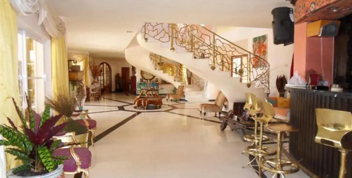 Продажа  отдельно стоящей виллы в Benahavís (район La Quinta) 5