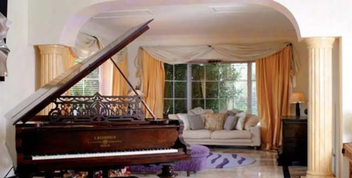 Продажа  отдельно стоящей виллы в Benahavís (район La Quinta) 10