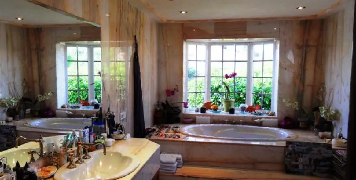 Sale of detached villa in La Quinta 19