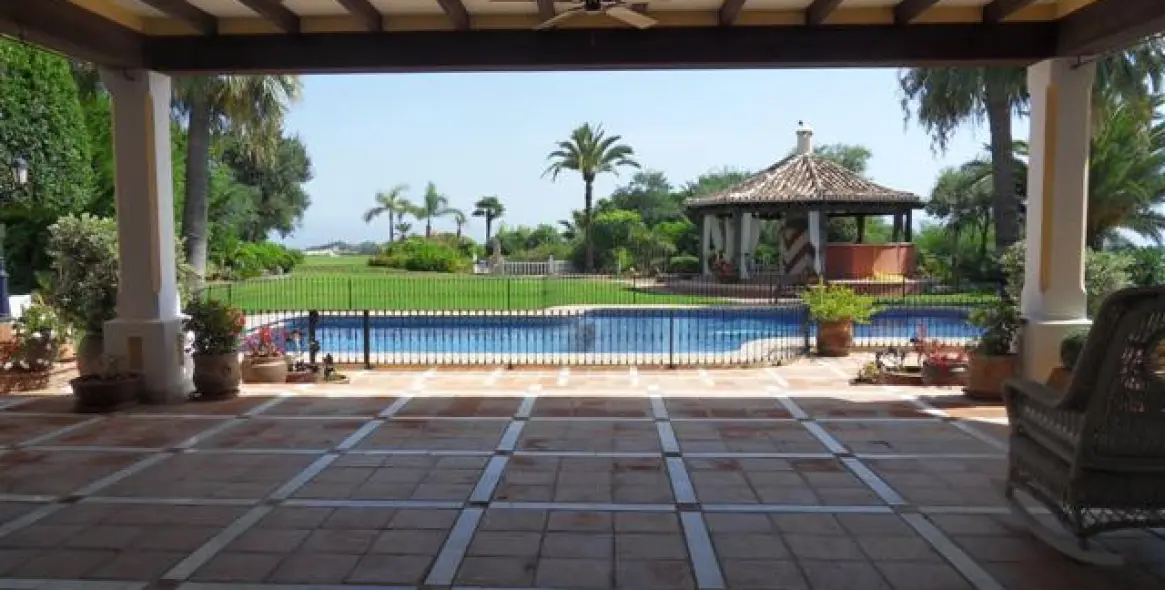 Sale of detached villa in La Quinta 31