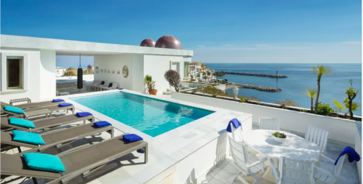 Short-term rent of penthouse in Puerto Banús 1