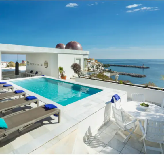 Short-term rent of penthouse in Puerto Banús