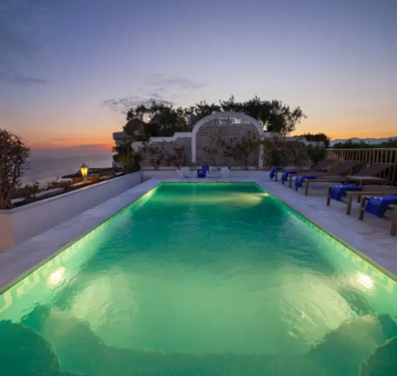 Short-term rent of penthouse in Puerto Banús