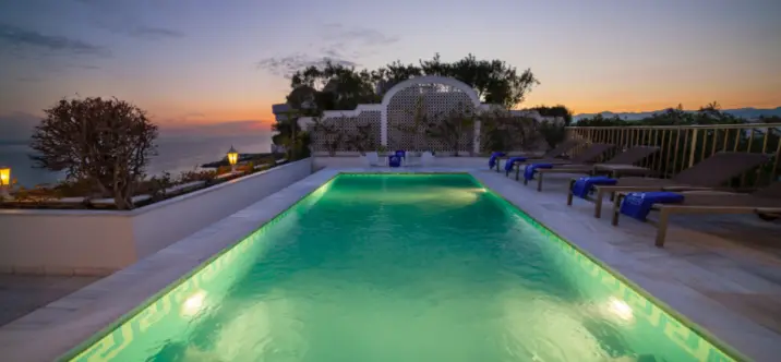 Short-term rent of penthouse in Puerto Banús 1