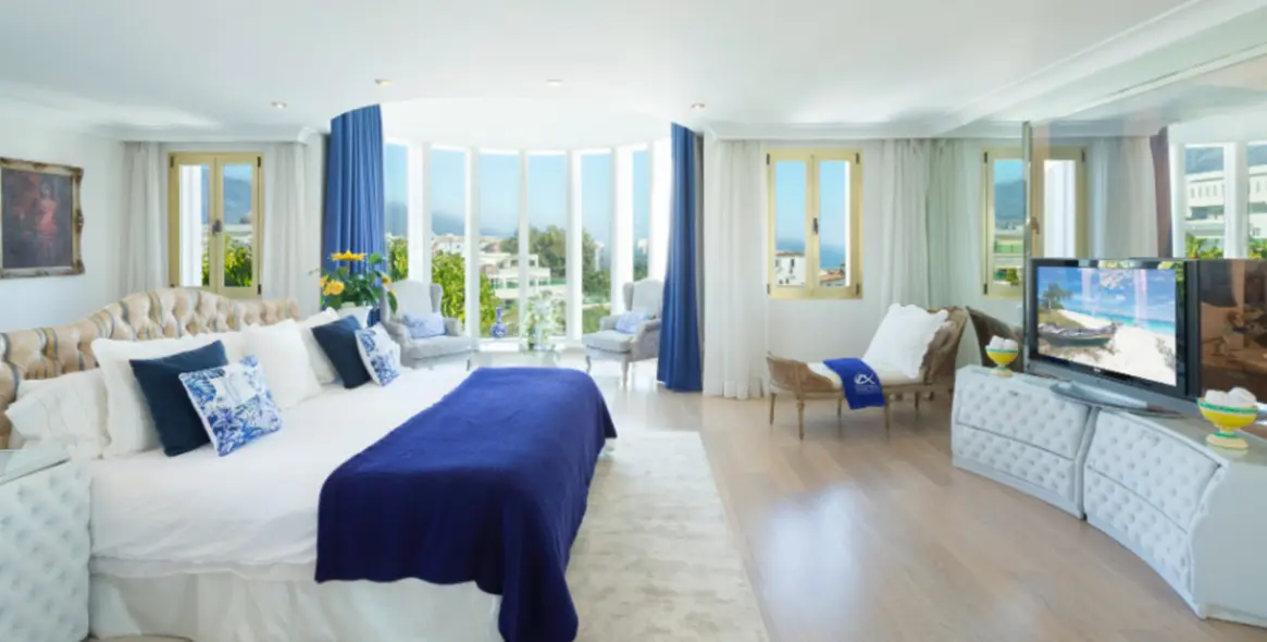 Short-term rent of penthouse in Puerto Banús 5