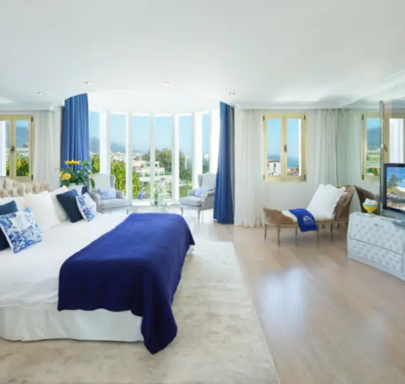 Short-term rent of penthouse in Puerto Banús