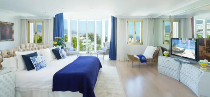 Short-term rent of penthouse in Puerto Banús 4