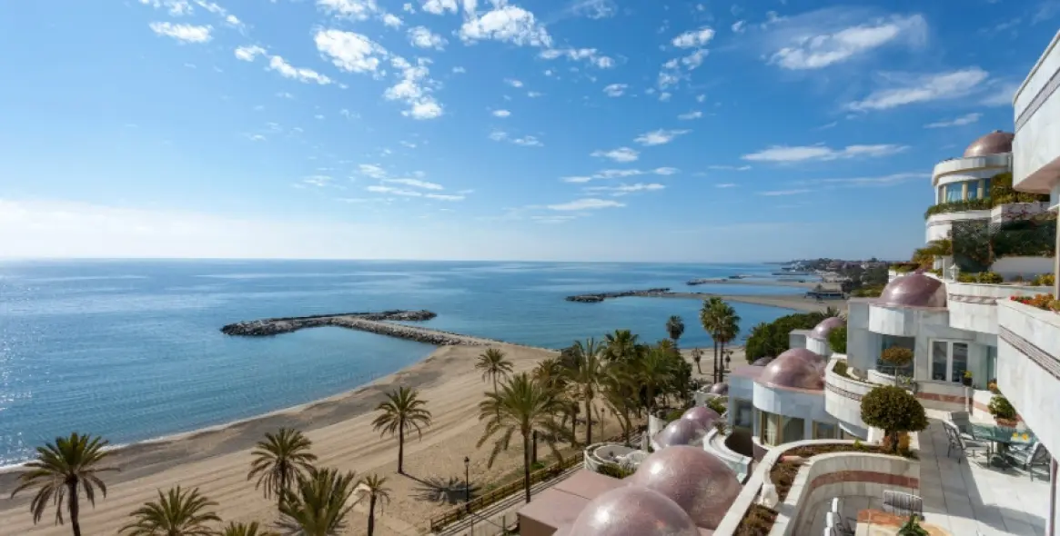 Short-term rent of penthouse in Puerto Banús 14