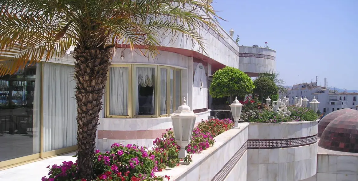 Short-term rent of penthouse in Puerto Banús 17