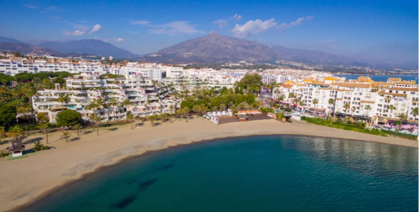 Short-term rent of penthouse in Puerto Banús 42