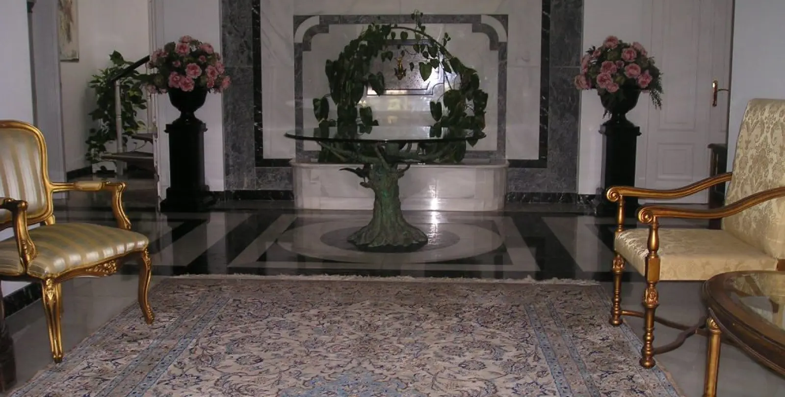 Short-term rent of penthouse in Puerto Banús 43