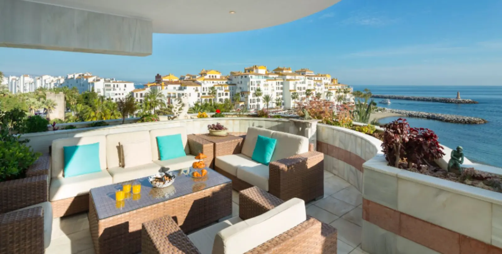 Short-term rent of penthouse in Puerto Banús 48