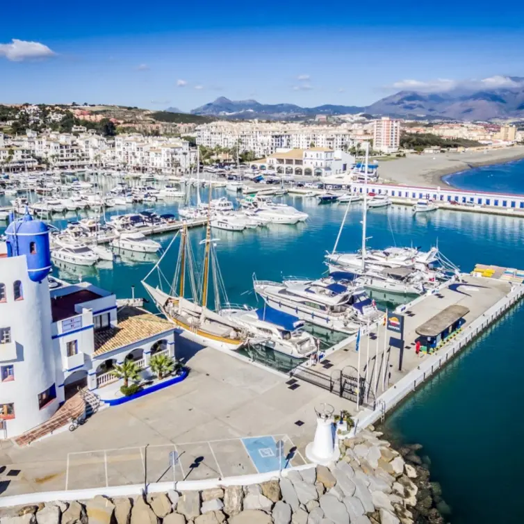 Sale of residential plot in La Duquesa
