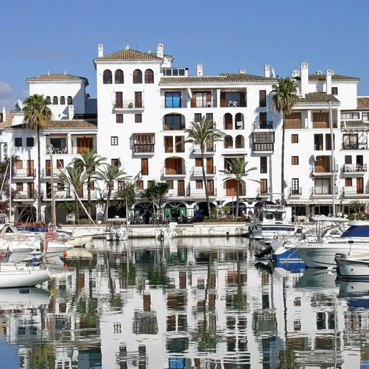 Sale of residential plot in La Duquesa