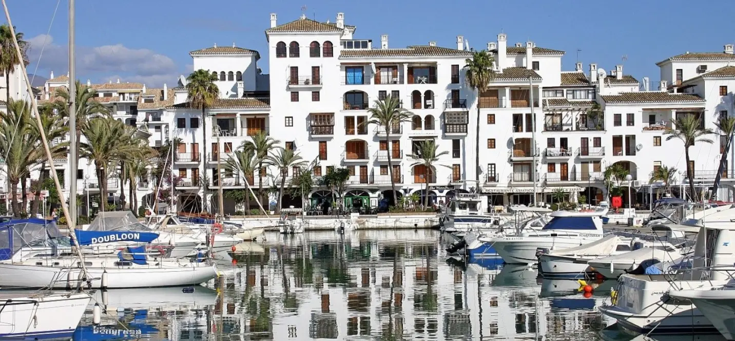 Sale of residential plot in La Duquesa 1