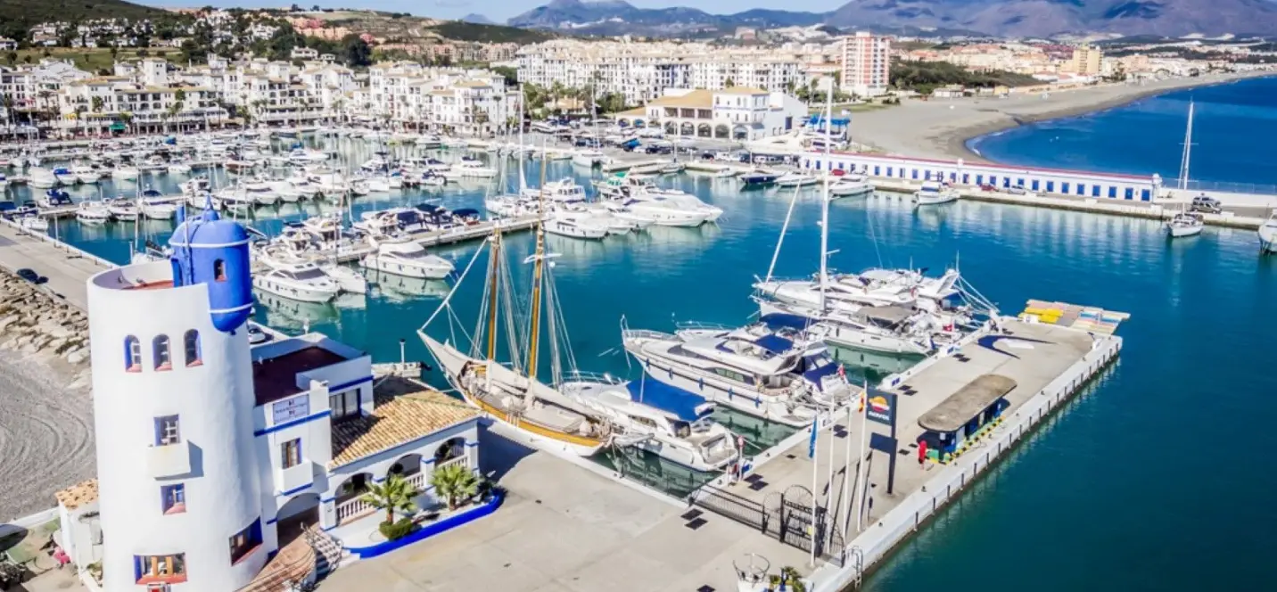 Sale of residential plot in La Duquesa 2