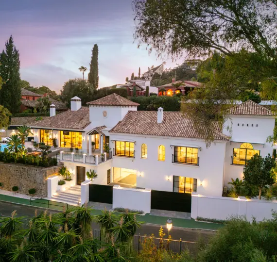 Продажа  отдельно стоящей виллы в Benahavís