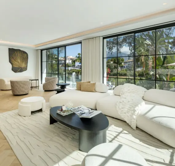 Продажа  отдельно стоящей виллы в Benahavís