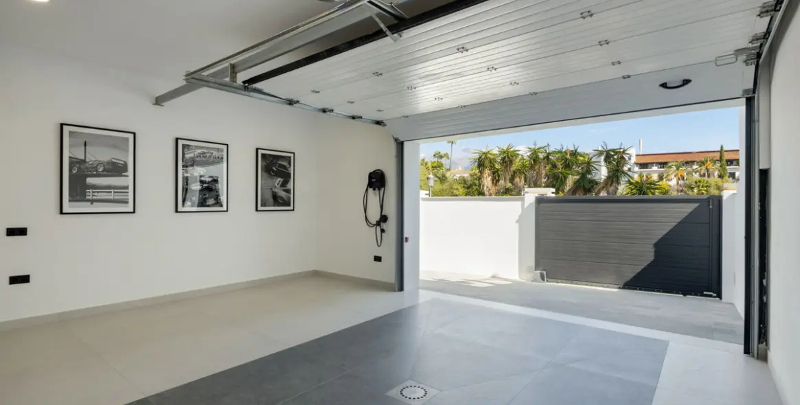 Sale of detached villa in Benahavís 34