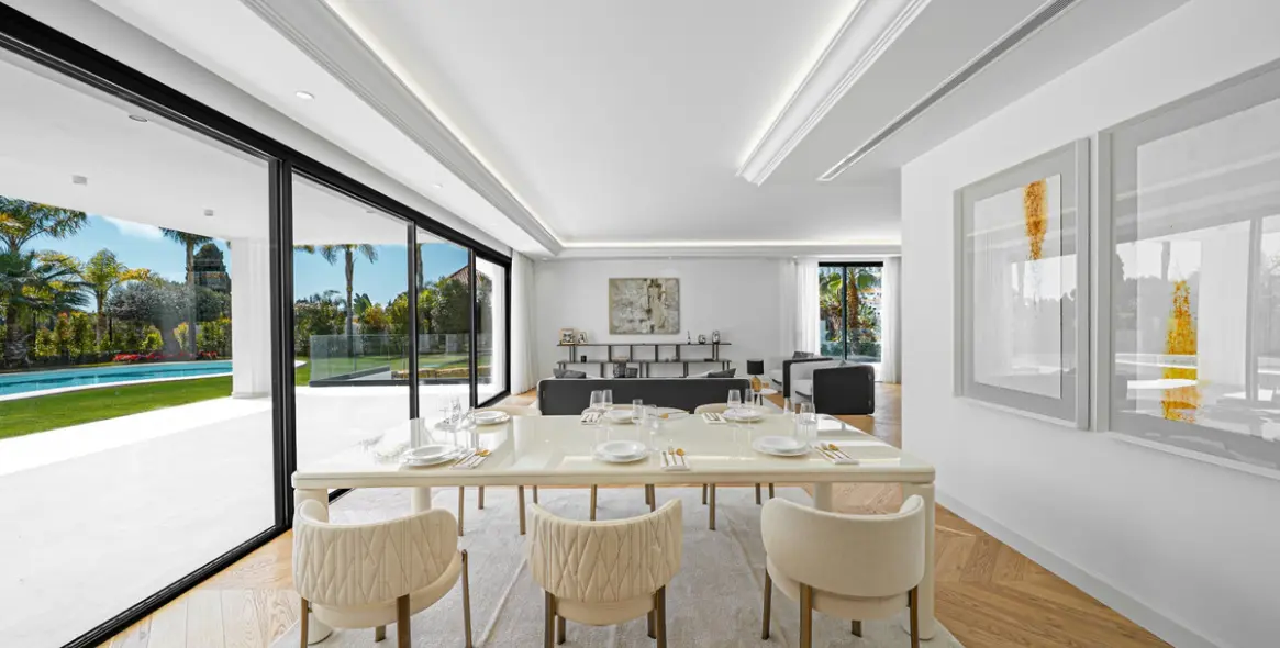 Sale of detached villa in The Golden Mile 7