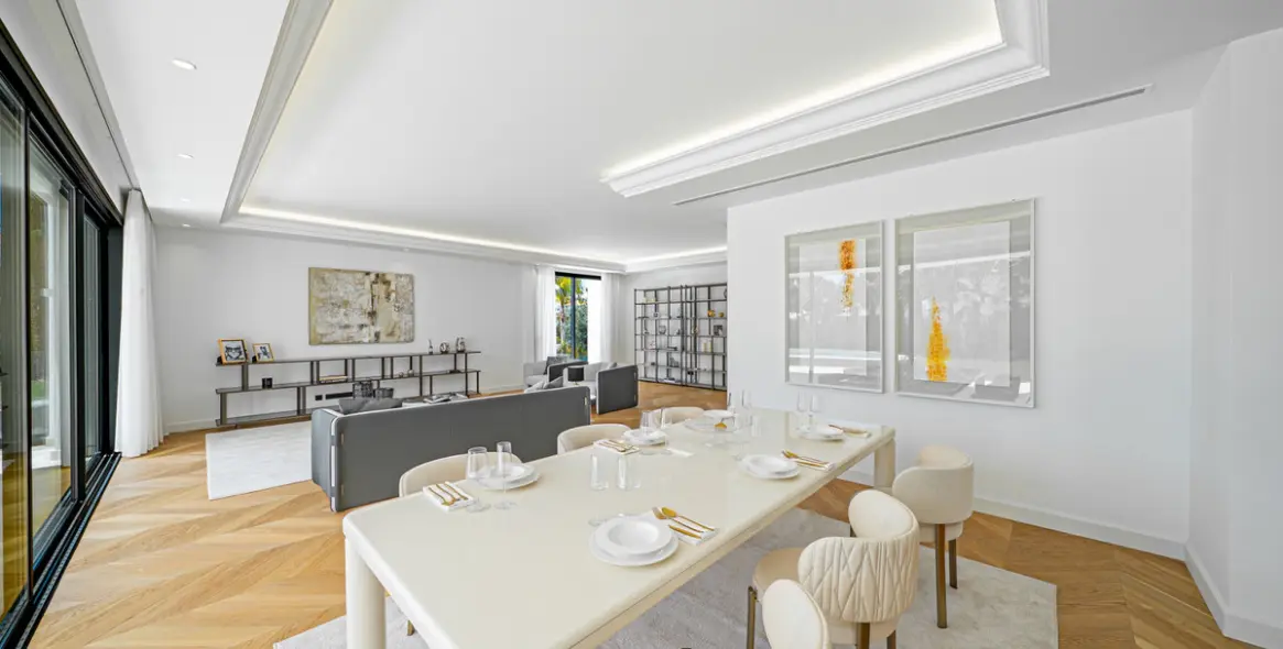 Sale of detached villa in The Golden Mile 8