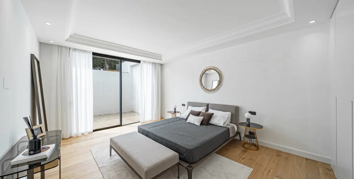 Sale of detached villa in The Golden Mile 20