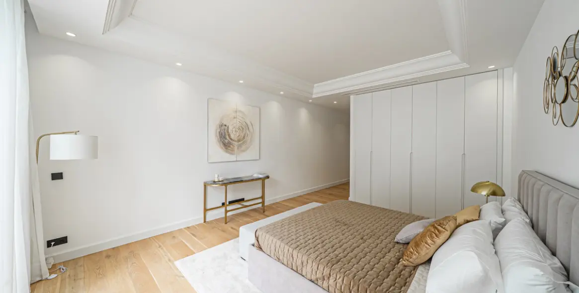 Sale of detached villa in The Golden Mile 33