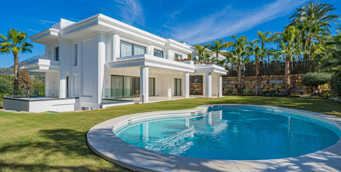 Sale of detached villa in The Golden Mile 47