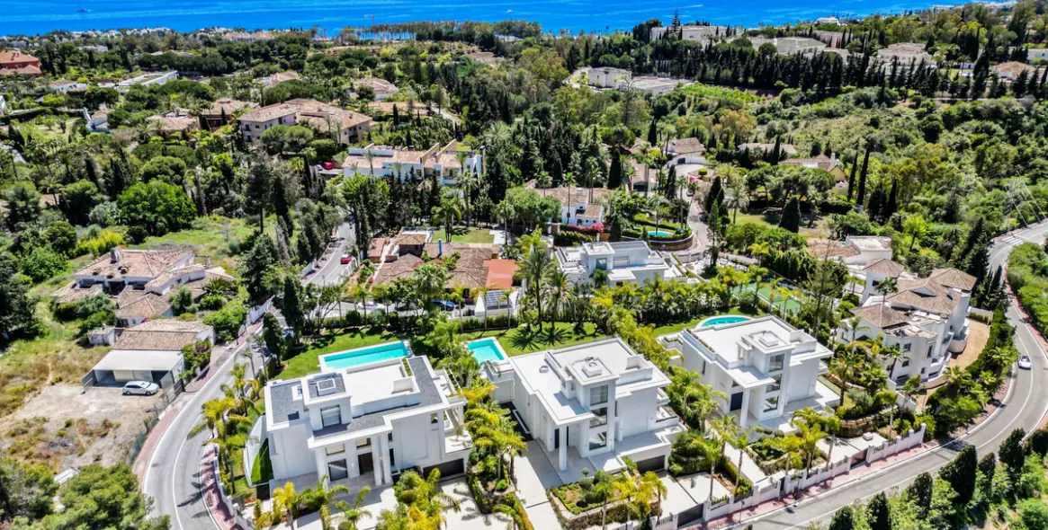 Sale of detached villa in The Golden Mile 66