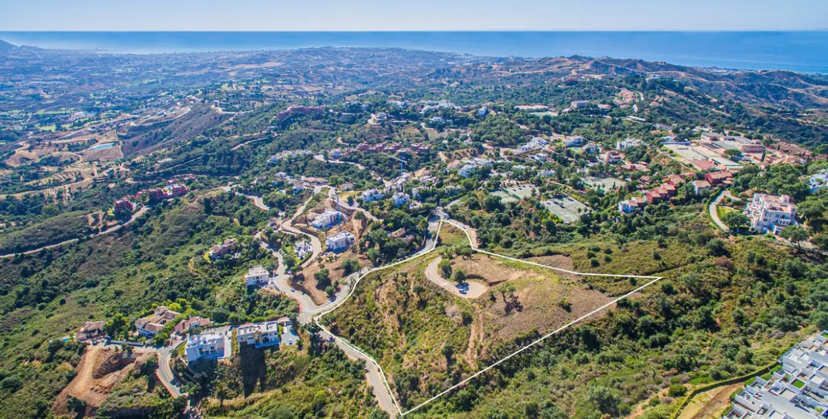 Sale of residential plot in La Mairena 1