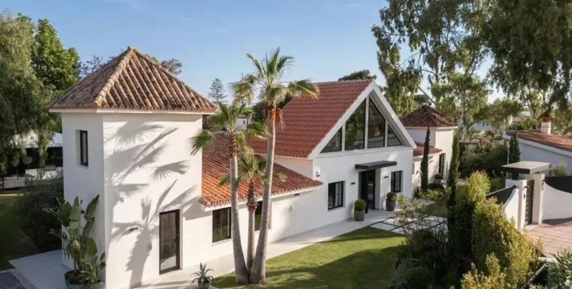 Sale of detached villa in Puerto Banús 3